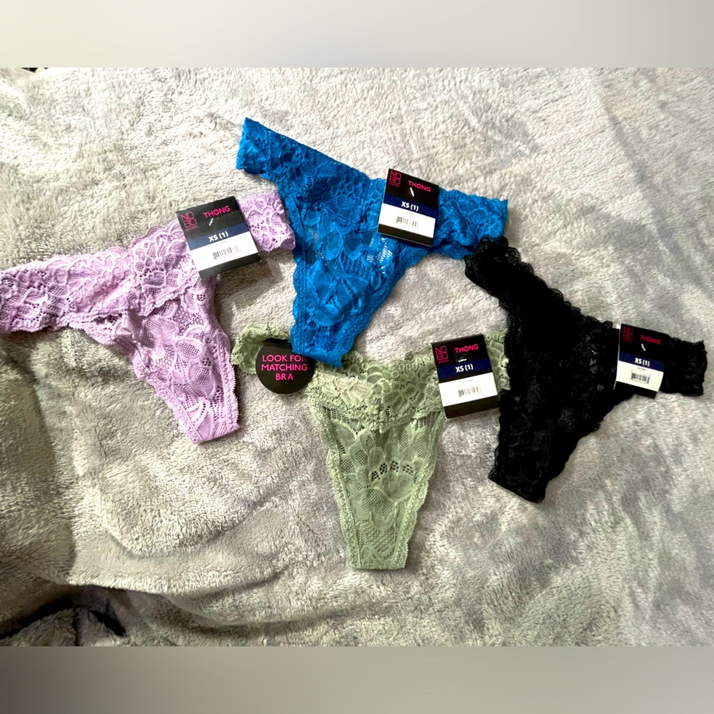 NWT. Ladies lace underwear(4). Size XS.